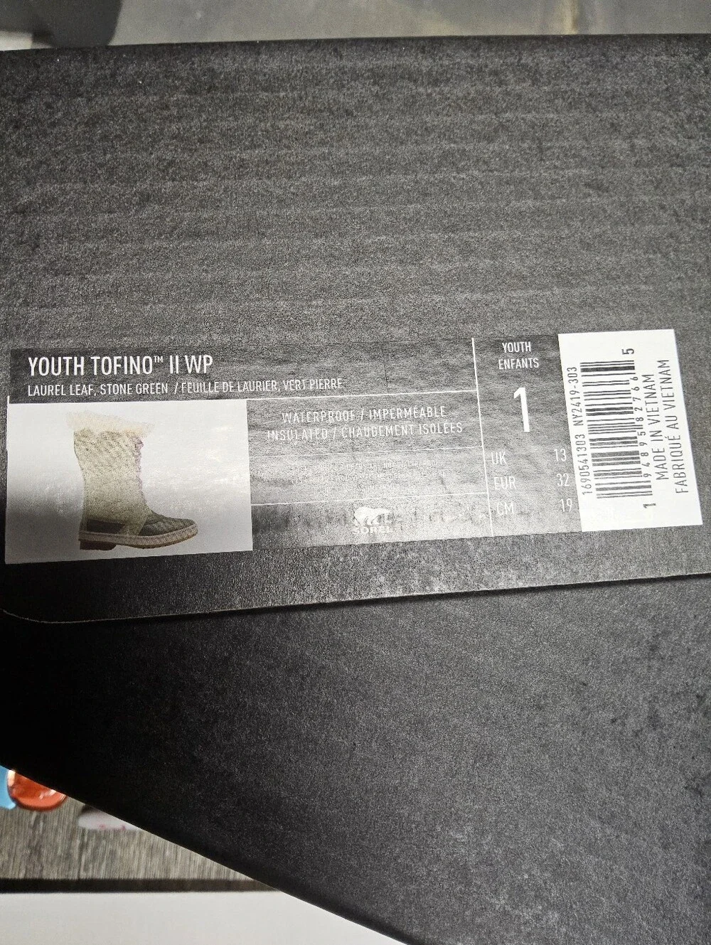 Youth Size 1 Faux Fur Trim Winter Boots Light Green & Gray withLavender Laces